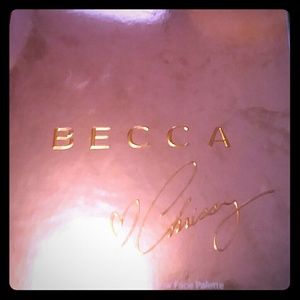 Becca X Chrissy Teigen Glow Face Palette